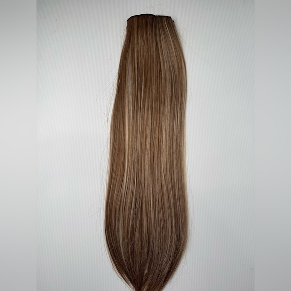 28 Inch light Brown and Blonde Highlights clip ins hair Extensions - Picture 6 of 6
